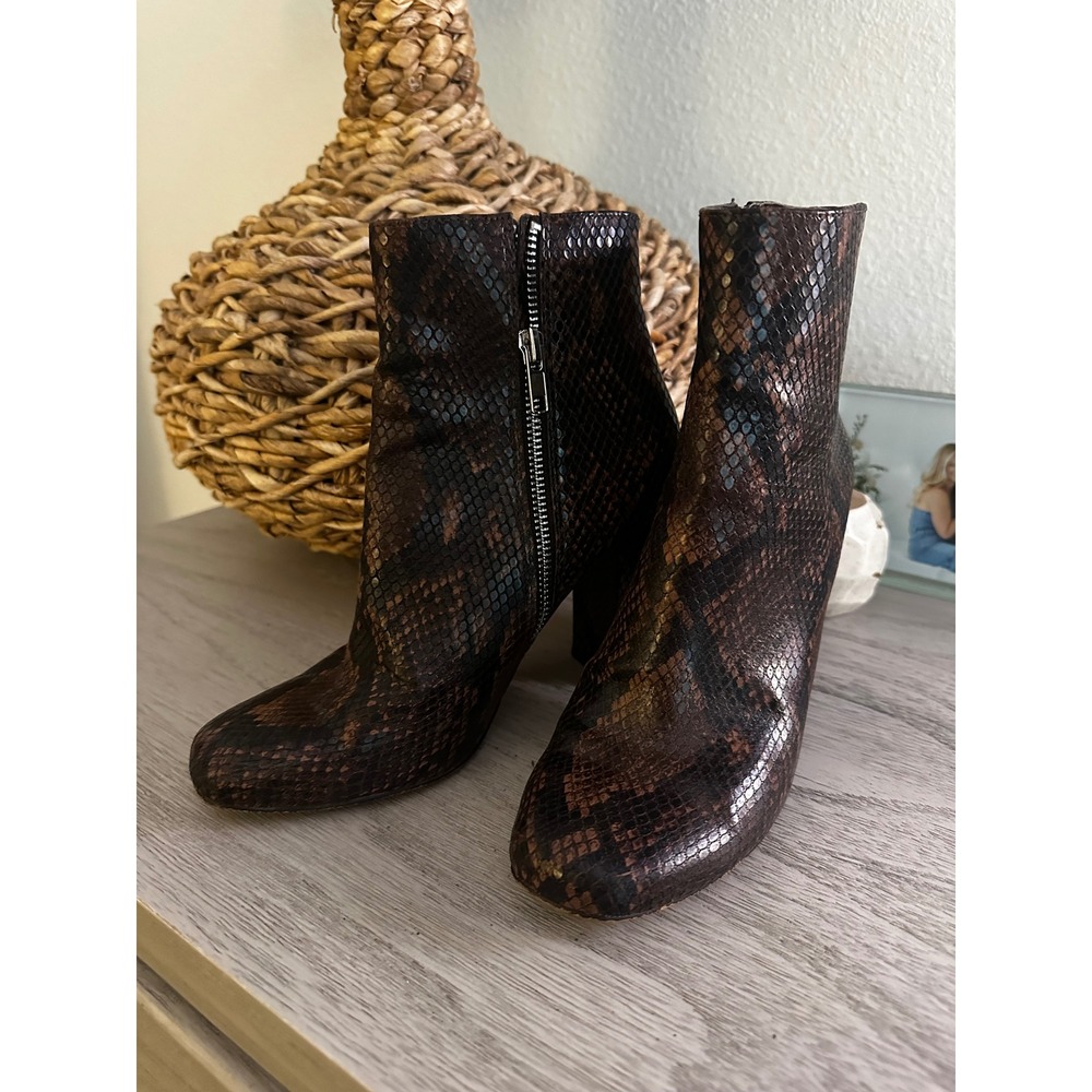 Steve Madden Pixie Snake Print Block‎ Heel Ankle Boots Women Size 7